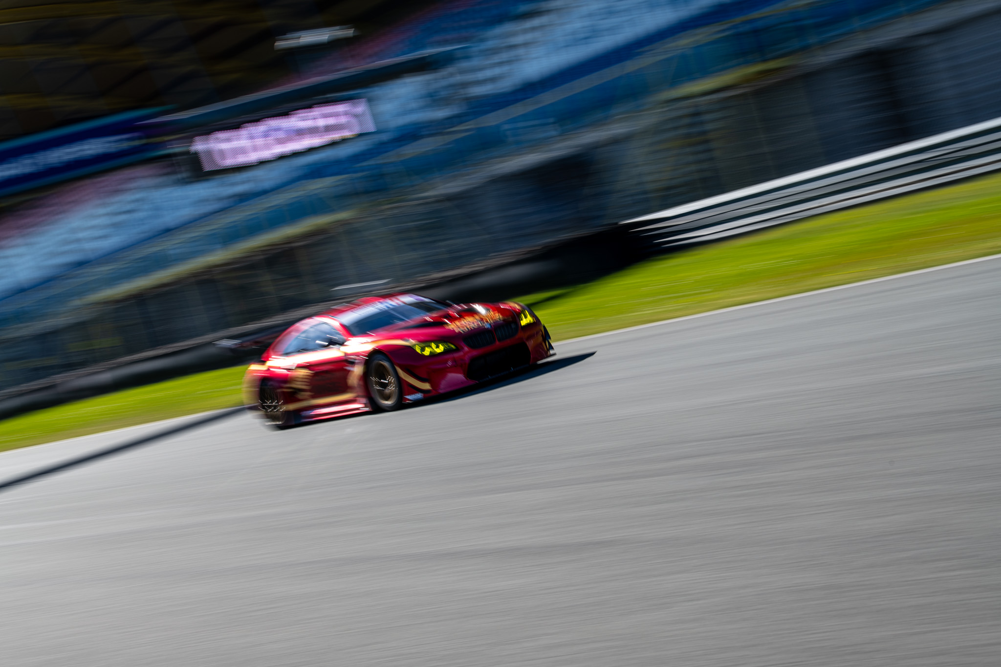 BMW M6 leaving the pit area